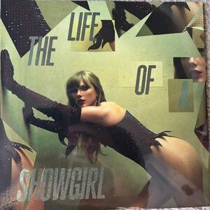 The Life of a Showgirl- Taylor Swift. Wintergreen Onyx Shiny Bug Edition